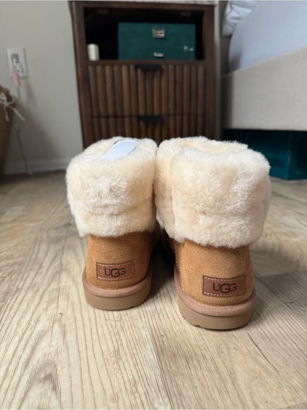 UGG soft chestnut